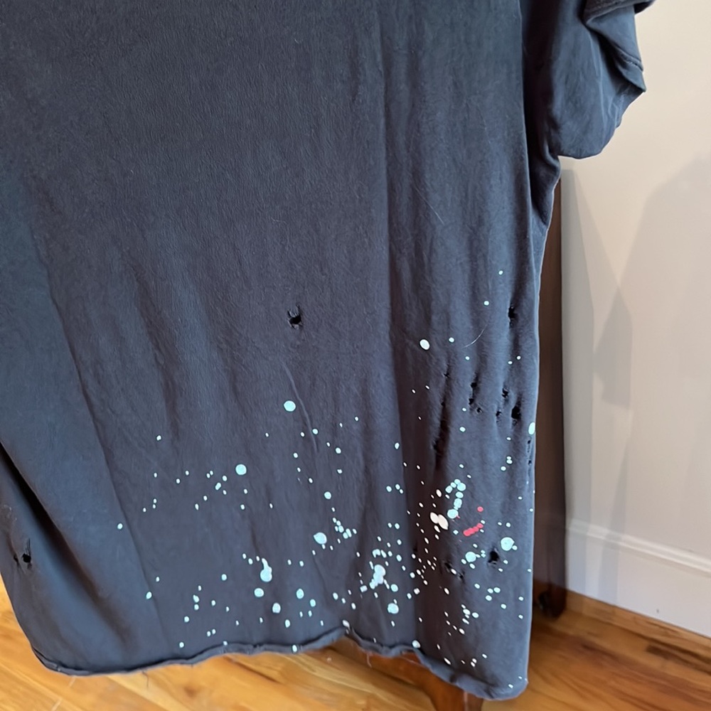 Distressed tee - Picture 3 of 4